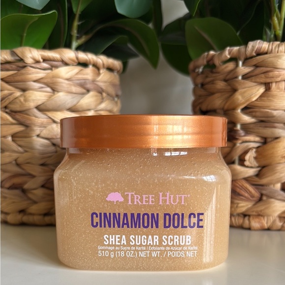 Cinnamon Dolce Shea Sugar Scrub Tree Hut - Picture 2 of 4